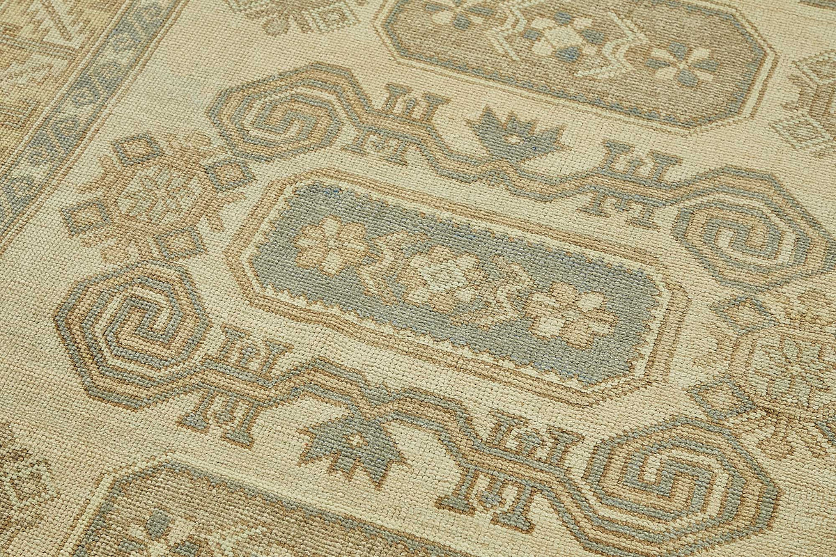 Kavale Bej Gri Geometrik Desenli Etnik El Dokuma Halı 134x263 cm – mekânda kullanım