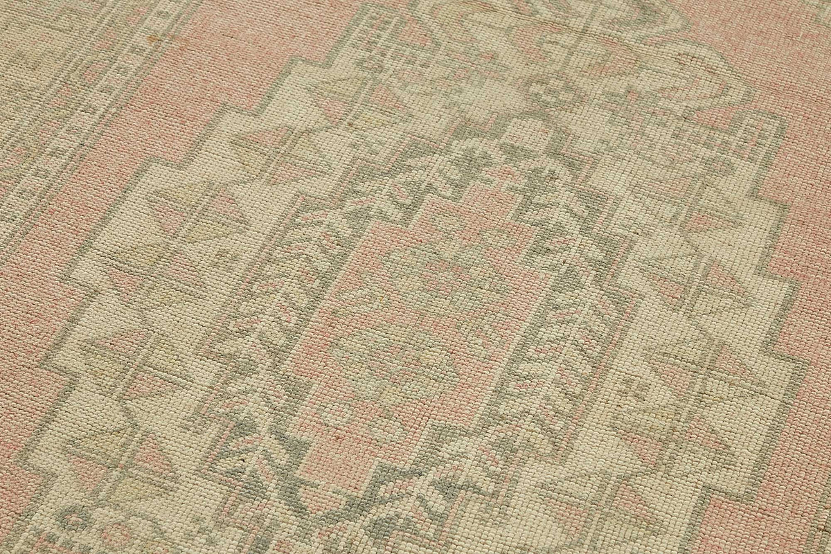 Gekro Pembe Bej Geometrik Etnik El Dokuma Halı 120x225 cm – mekânda kullanım