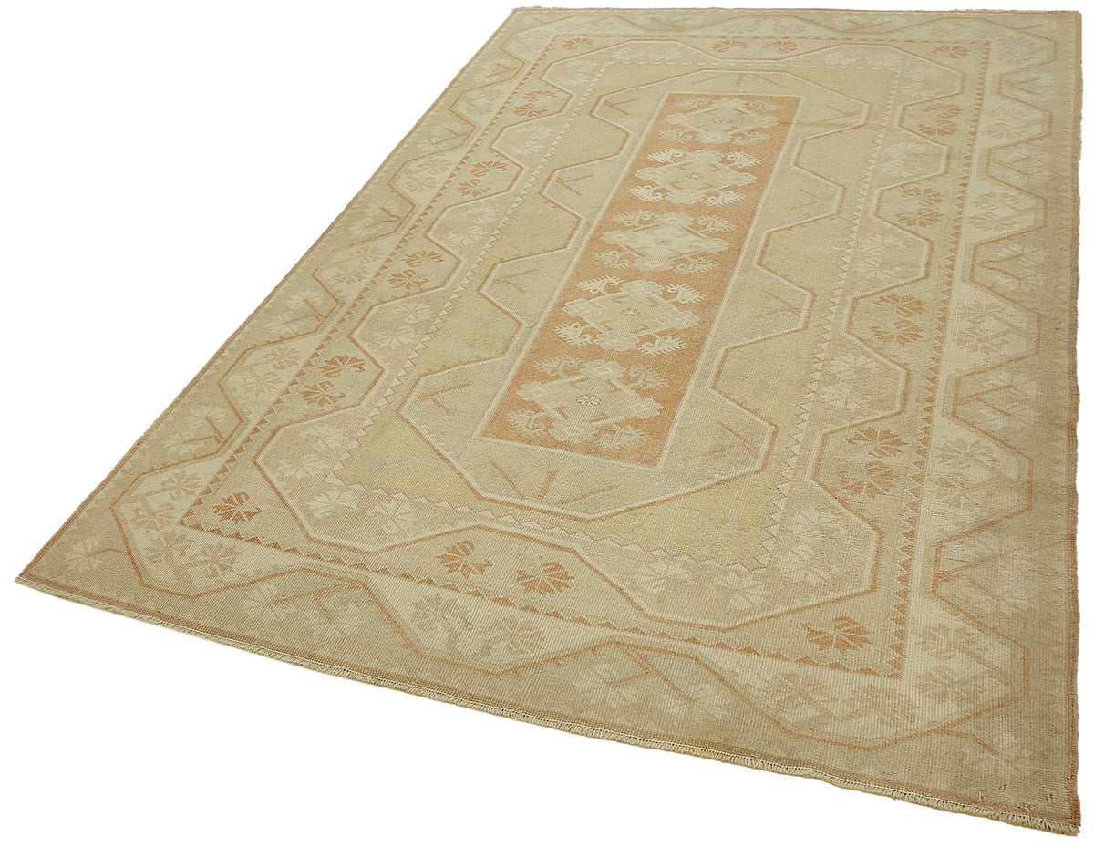 Tapis Kavale vintage beige à motifs géométriques, tissé à la main 160x240 cm – gros plan texture