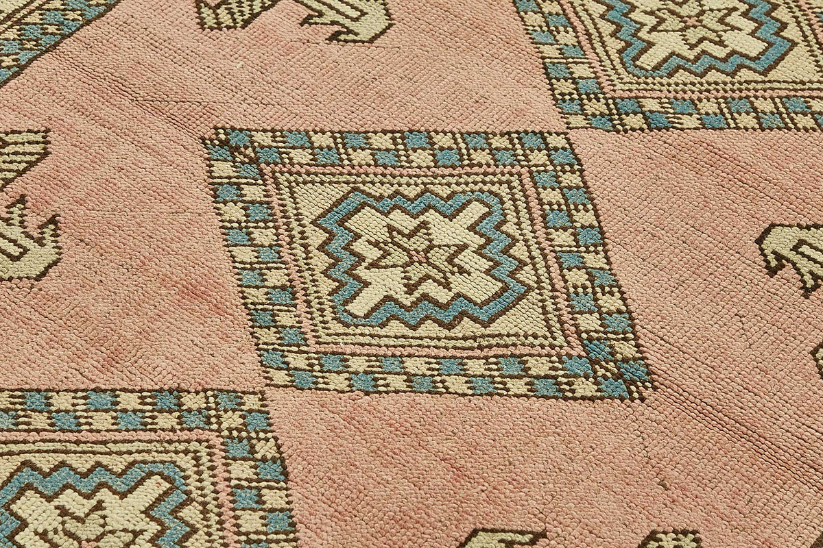 Gekro Pembe Turkuaz Geometrik Etnik El Dokuma Halı 142x167 cm – mekânda kullanım