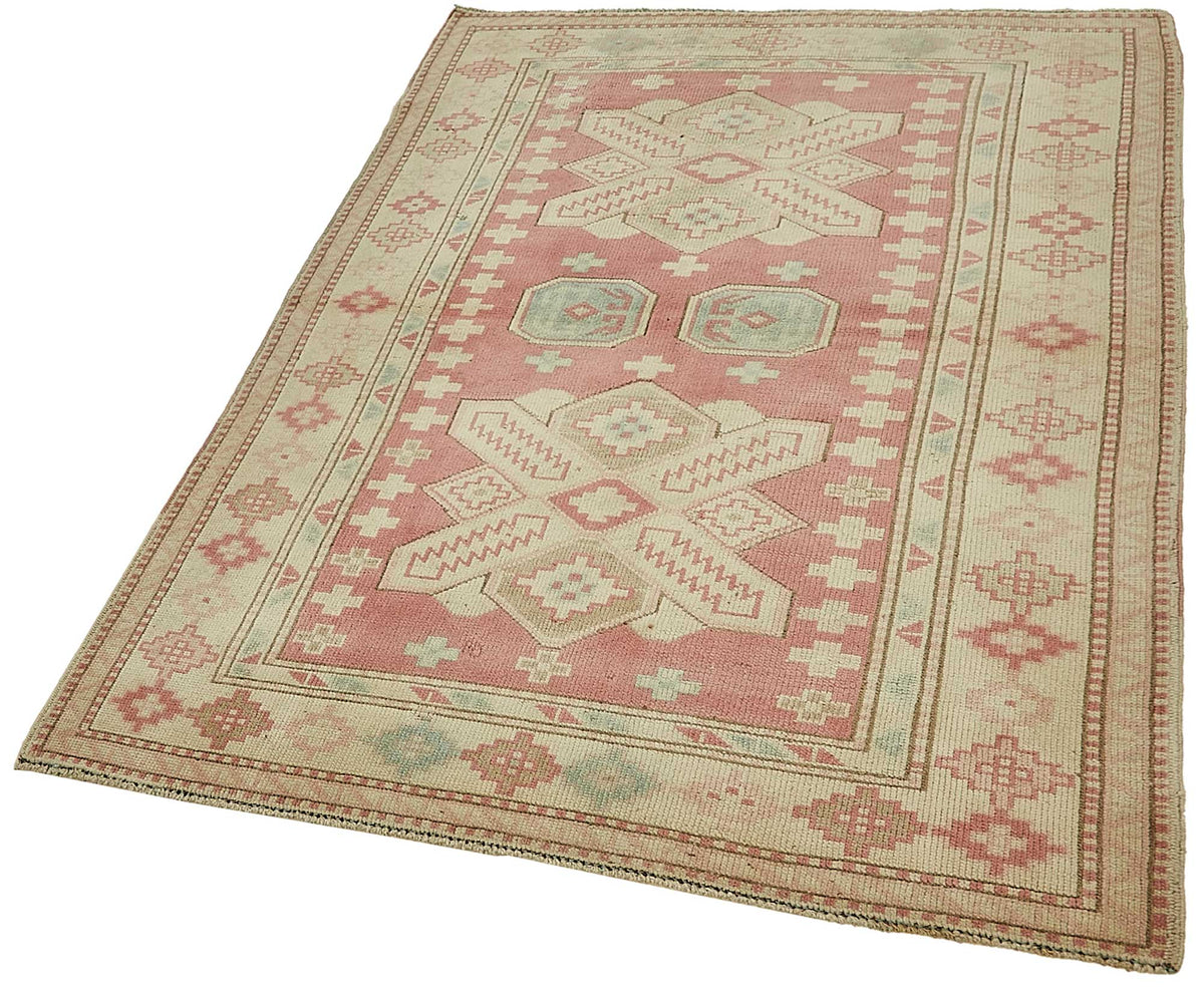 Gekro Açık Pembe Halı Geometrik Desenli Etnik Dokuma 116x155 cm – doku yakın çekim