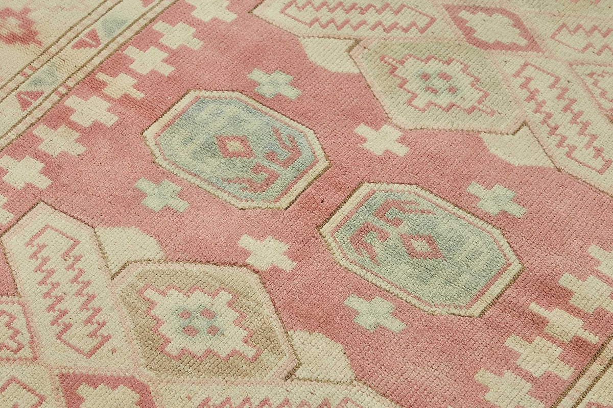 Gekro Açık Pembe Halı Geometrik Desenli Etnik Dokuma 116x155 cm – mekânda kullanım