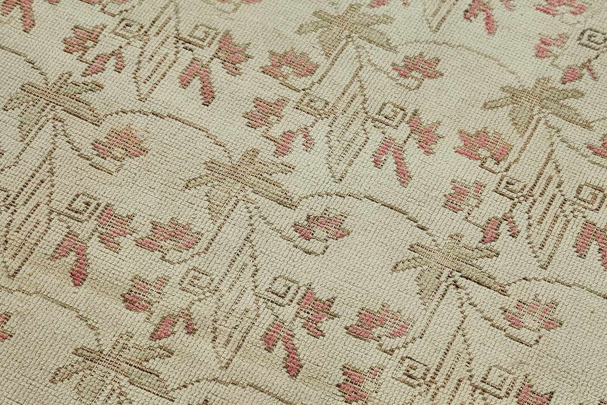 Gekro Vintage Anadolu Halısı Bej ve Pembe Çiçek Desenli 116x209 cm 49933 – mekânda kullanım