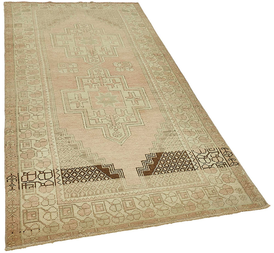 Gekro Bej ve Pembe Etnik Geometrik Desenli Yün Halı 121x250 cm – genel görünüm