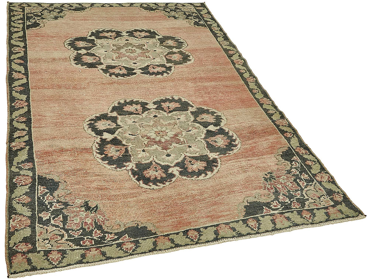 Gekro Pembe Madalyon Desenli Yün Pamuk El Dokuma Halı 139x205 cm – genel görünüm
