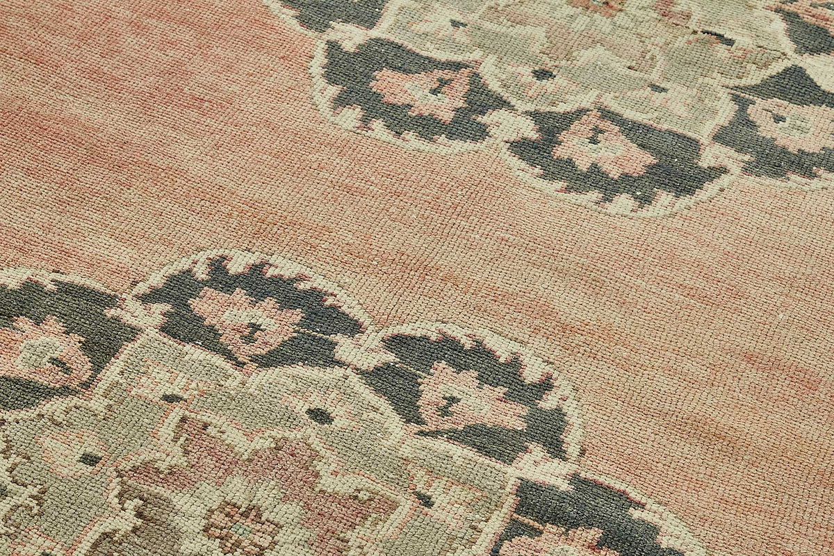 Gekro Pembe Madalyon Desenli Yün Pamuk El Dokuma Halı 139x205 cm – mekânda kullanım