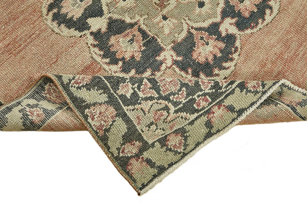 Gekro Pembe Madalyon Desenli Yün Pamuk El Dokuma Halı 139x205 cm – kenar detayı