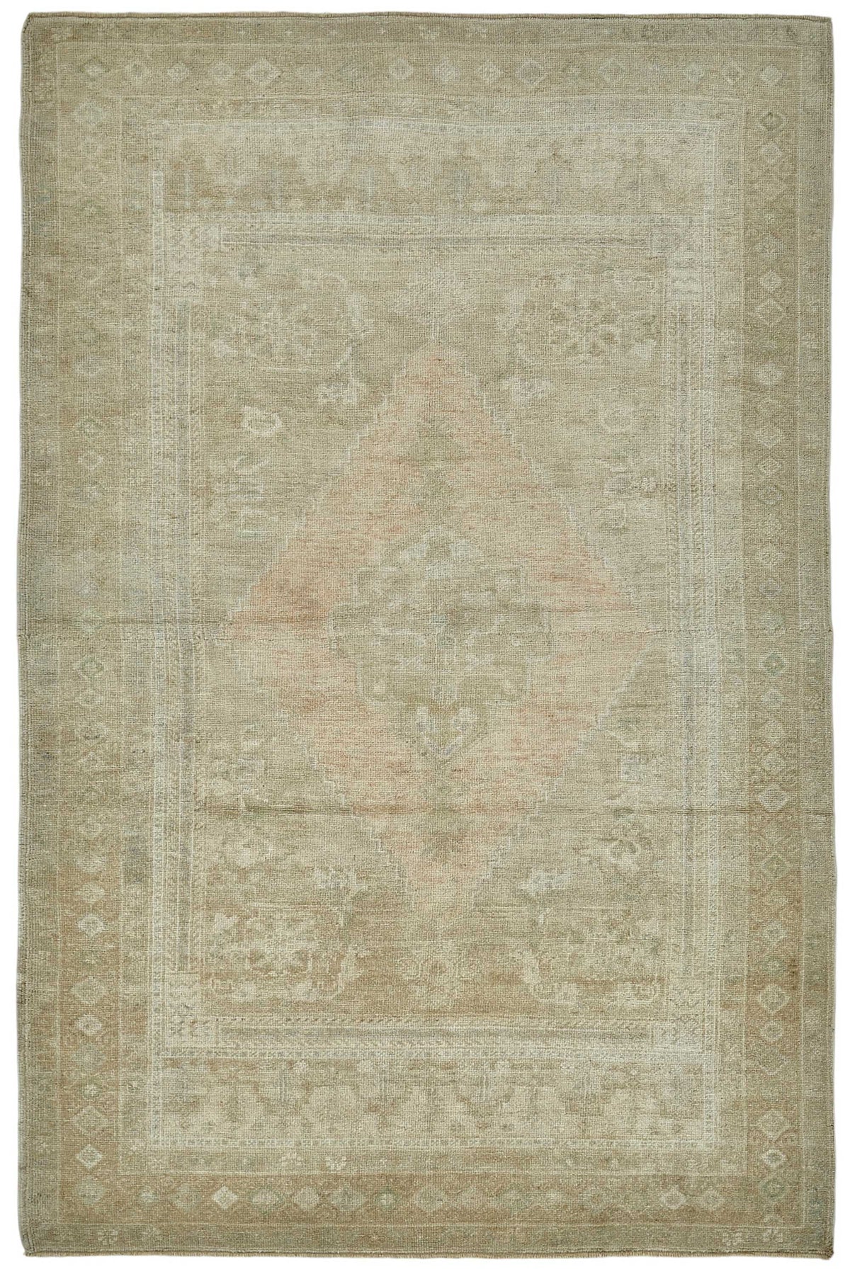 Gekro Madalyon Desenli Bej Pembe Klasik El Dokuma Halı 154x236 cm