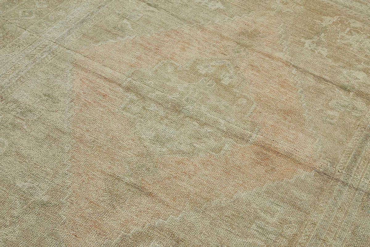 Gekro Madalyon Desenli Bej Pembe Klasik El Dokuma Halı 154x236 cm – mekânda kullanım