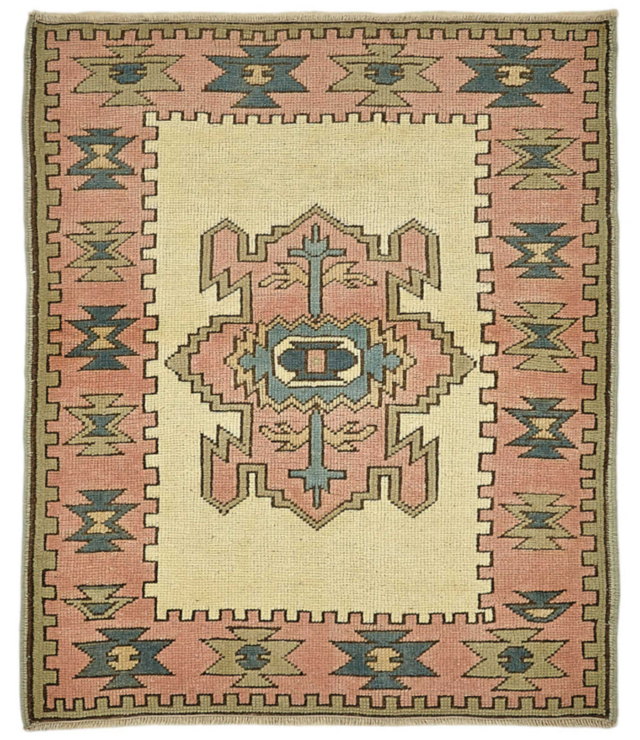 Gekro Düz Pembe Halı Geometrik Madalyon Desenli 95x105 cm