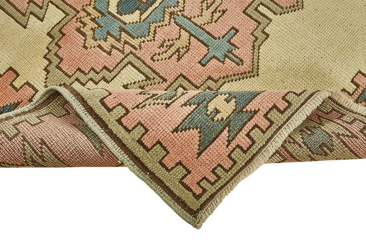 Gekro Düz Pembe Halı Geometrik Madalyon Desenli 95x105 cm – kenar detayı