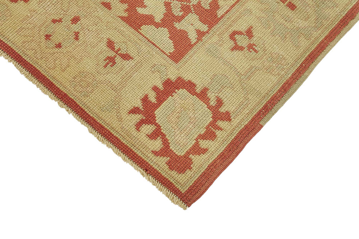 Gekro Bej Kırmızı Madalyonlu Klasik El Dokuma Halı 91x152 cm – detay görünümü