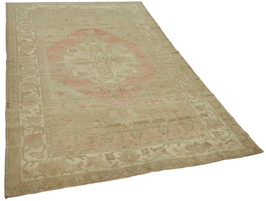Gekro Vintage Gül Kurusu ve Bej Renkli Madalyonlu Halı 142x226 cm – genel görünüm