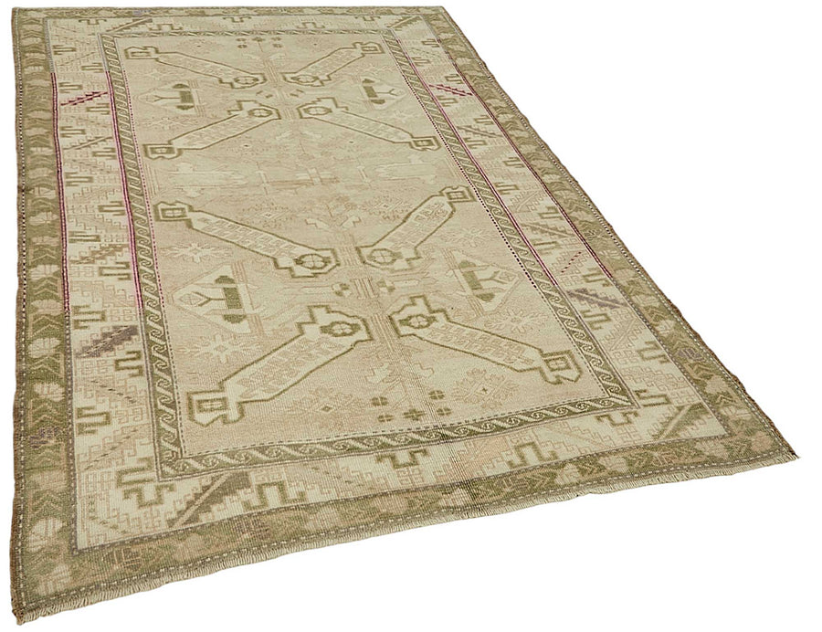 Gekro Bej ve Yeşil Etnik Desenli Anadolu Yün Halısı 143x203 cm – genel görünüm