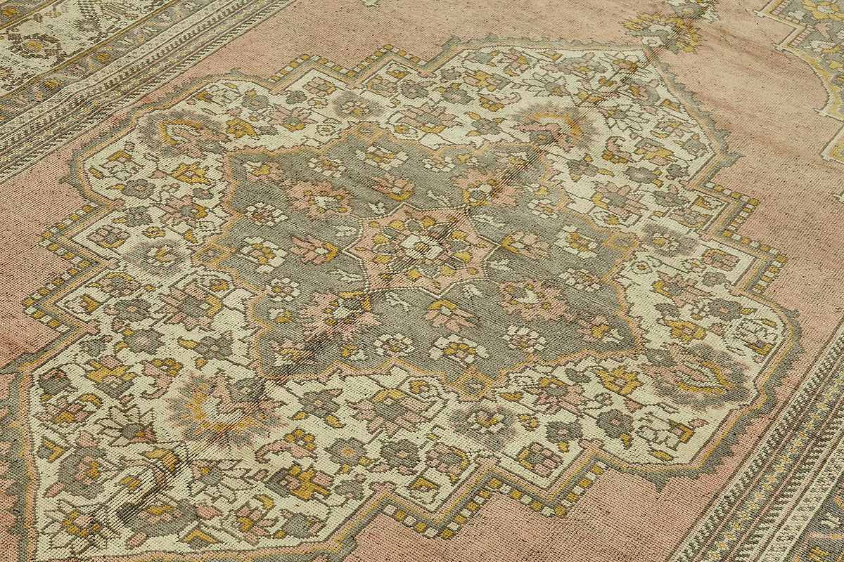 Kavale Pembe Bej Madalyon Desenli Düz Dokuma El İşi Halı 202x345 cm – mekânda kullanım