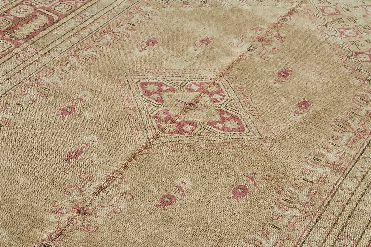 Kavale Bej Halı Madalyon Göbekli ve Toprak Tonları 210x324 cm – mekânda kullanım