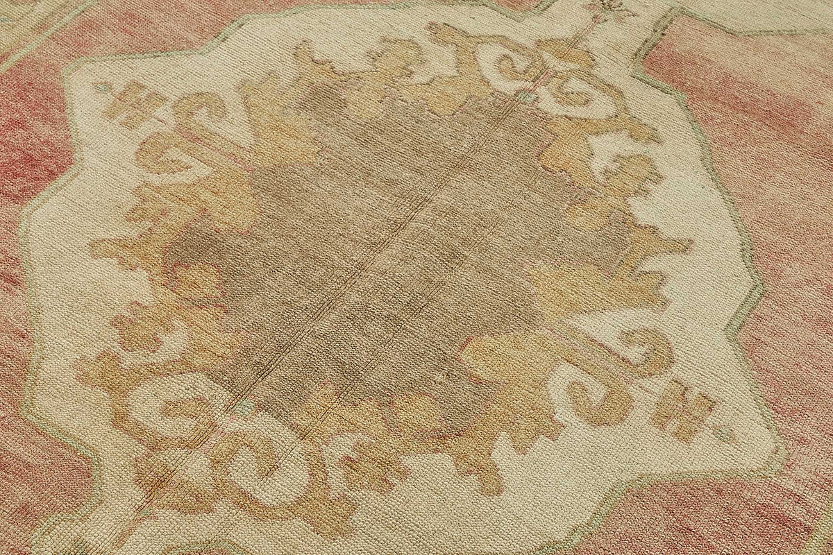 Kavale Düz Pembe Halı Klasik Madalyon Desenli Vintage 149x316 cm – mekânda kullanım