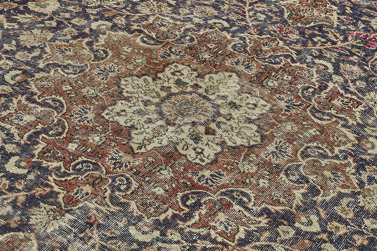 Rusvo Madalyon Desenli Lacivert Krem Pamuk Yün El Dokuma Halı 250x344 cm – mekânda kullanım