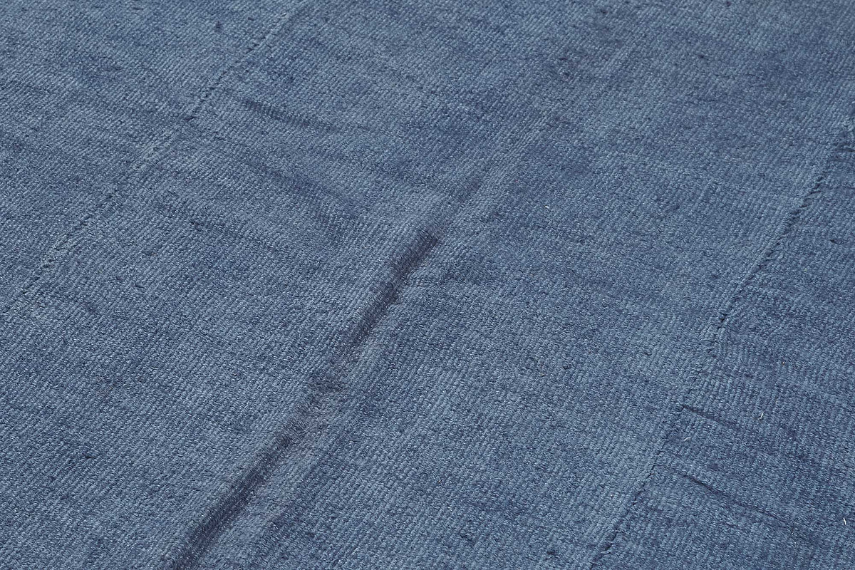 Zomna Düz Mavi Halı Desensiz Kenevir Dokuma 180x253 cm – mekânda kullanım