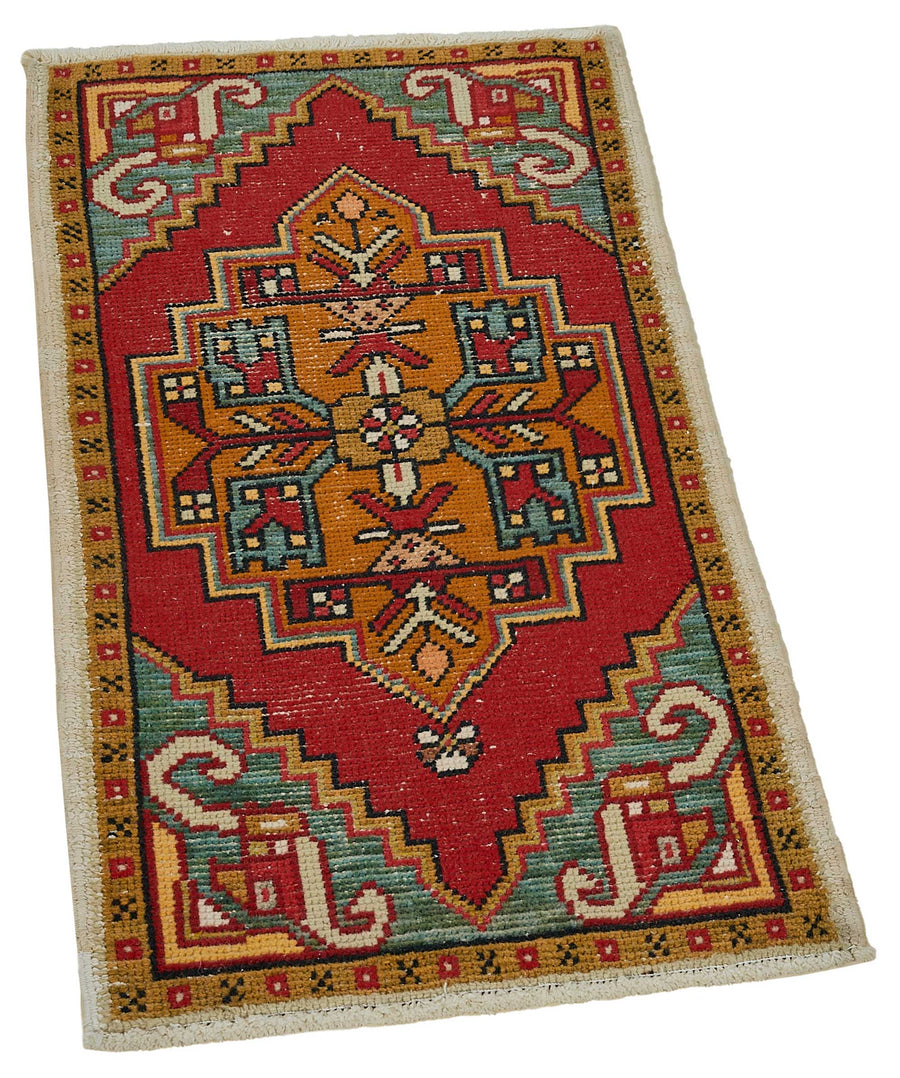 Vayla Overdyed Kırmızı Madalyon Desenli Düz Kırmızı Halı 52x99 cm 50714 – genel görünüm