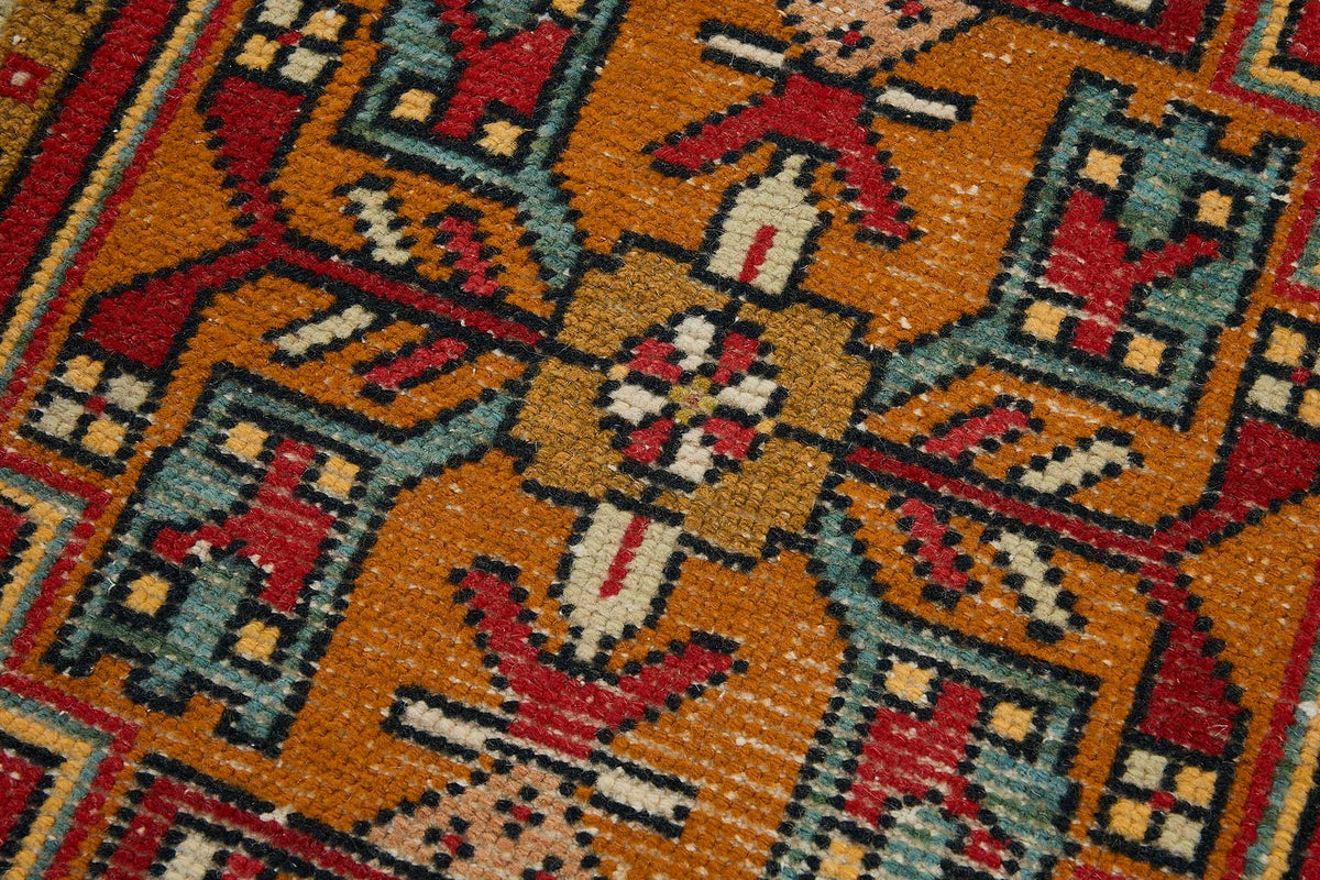 Vayla Overdyed Kırmızı Madalyon Desenli Düz Kırmızı Halı 52x99 cm 50714 – mekânda kullanım