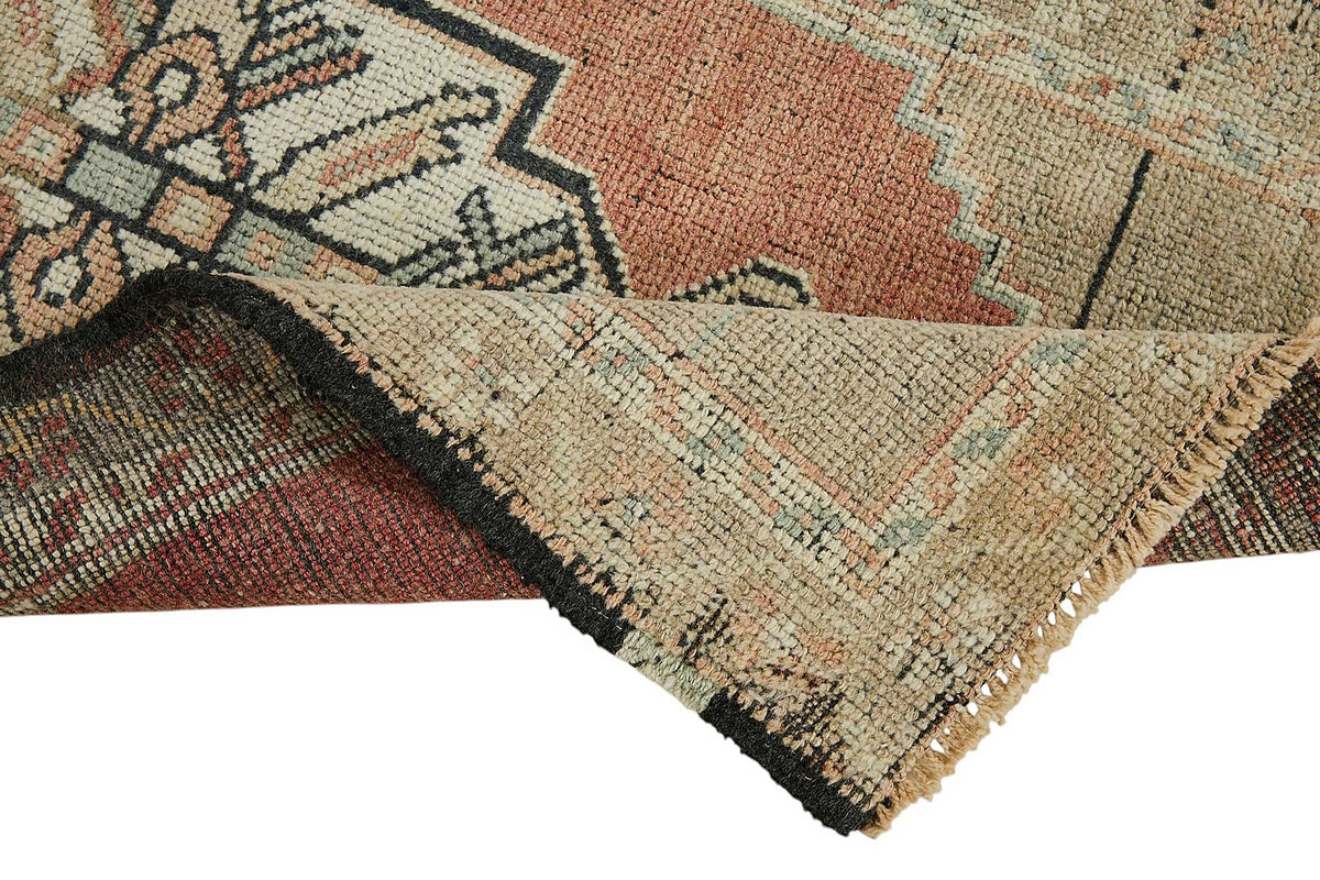 Vayla Bej Kırmızı Geometrik Etnik El Dokuma Halı 40-50 Yıllık 50x96 cm – kenar detayı