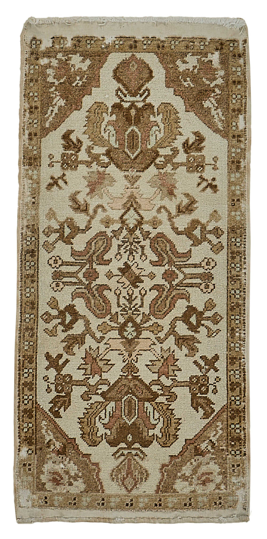 Vayla Bej Kahverengi Madalyon Desenli Yün Pamuk El Dokuma Halı 47x101 cm