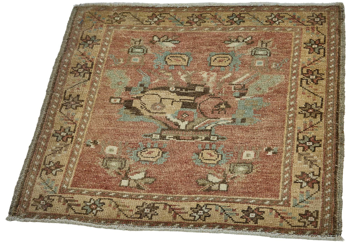 Vayla Kırmızı Bej Çiçek Floral Klasik El Dokuma Halı 59x65 cm – doku yakın çekim