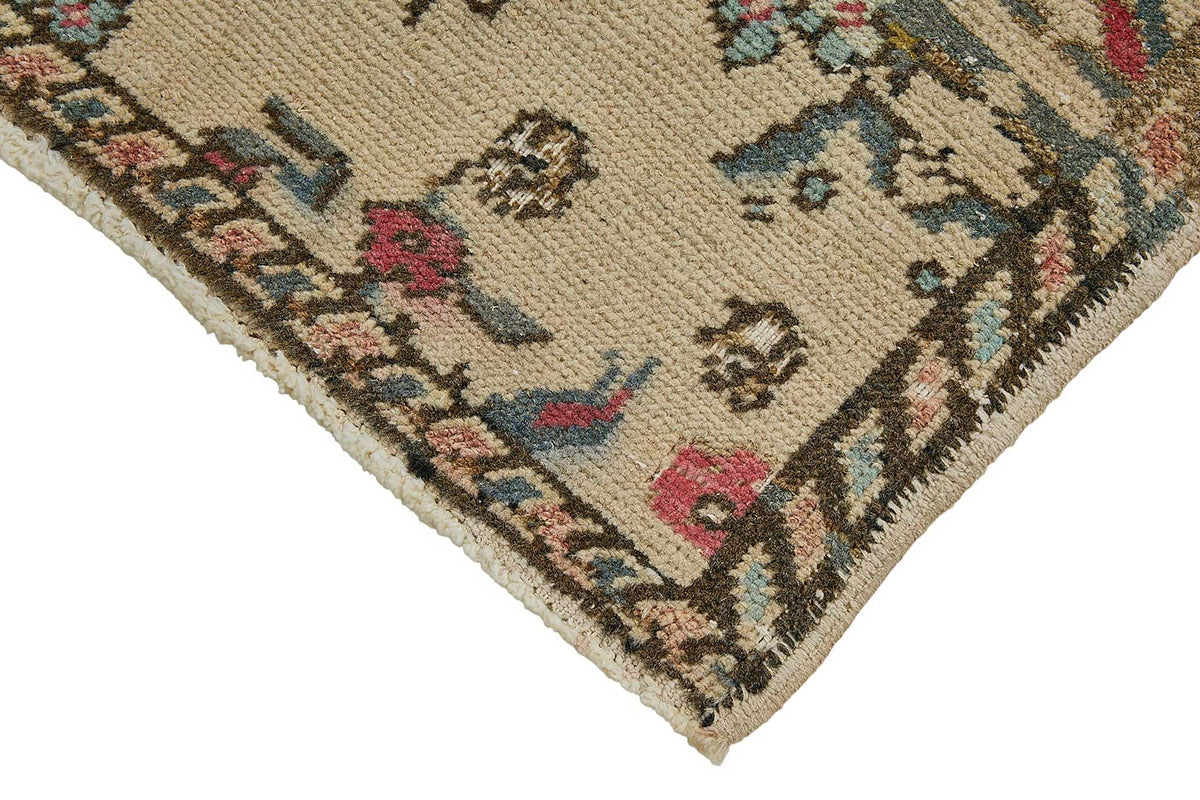 Vayla Çiçek Desenli Bej Halı Overdyed El Dokuması 49x96 cm 50739 – detay görünümü