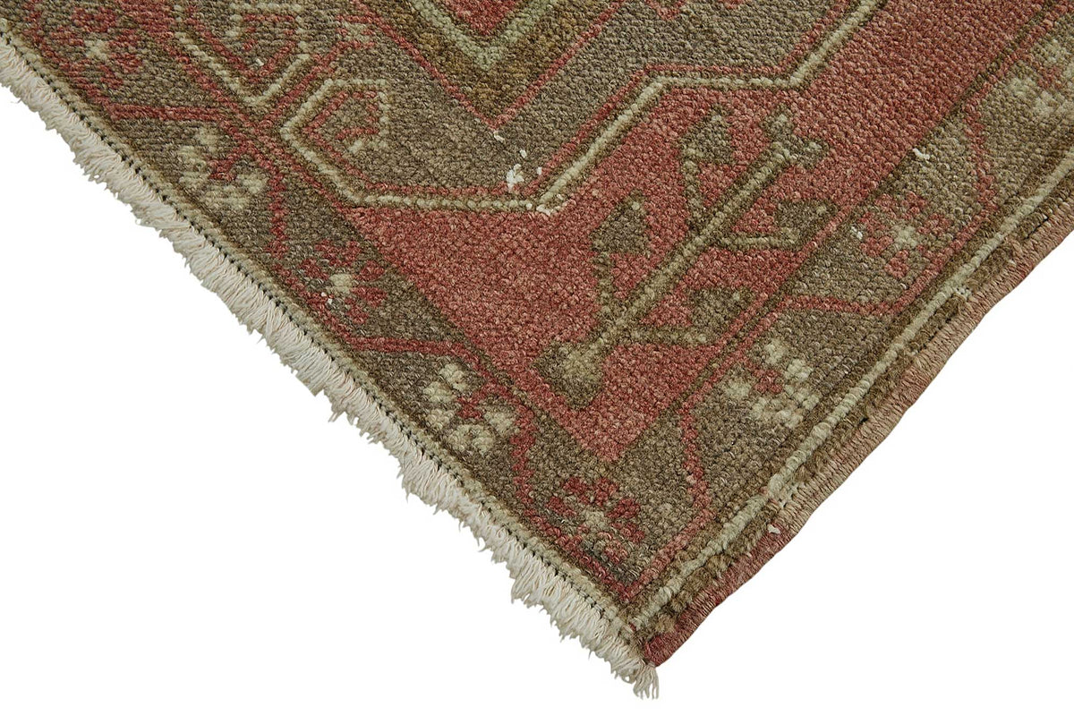 Vayla Kırmızı Bej Madalyon Desenli El Dokuma Halı 48x111 cm – detay görünümü