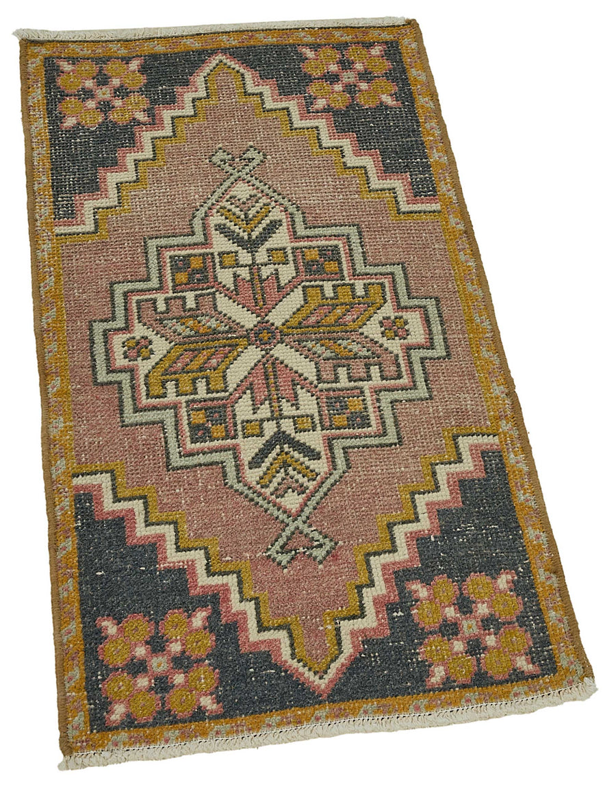 Vayla Pembe Lacivert Geometrik Desenli Etnik El Dokuma Halı 52x91 cm – genel görünüm
