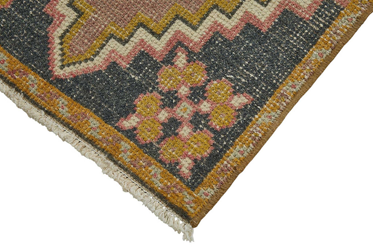 Vayla Pembe Lacivert Geometrik Desenli Etnik El Dokuma Halı 52x91 cm – detay görünümü