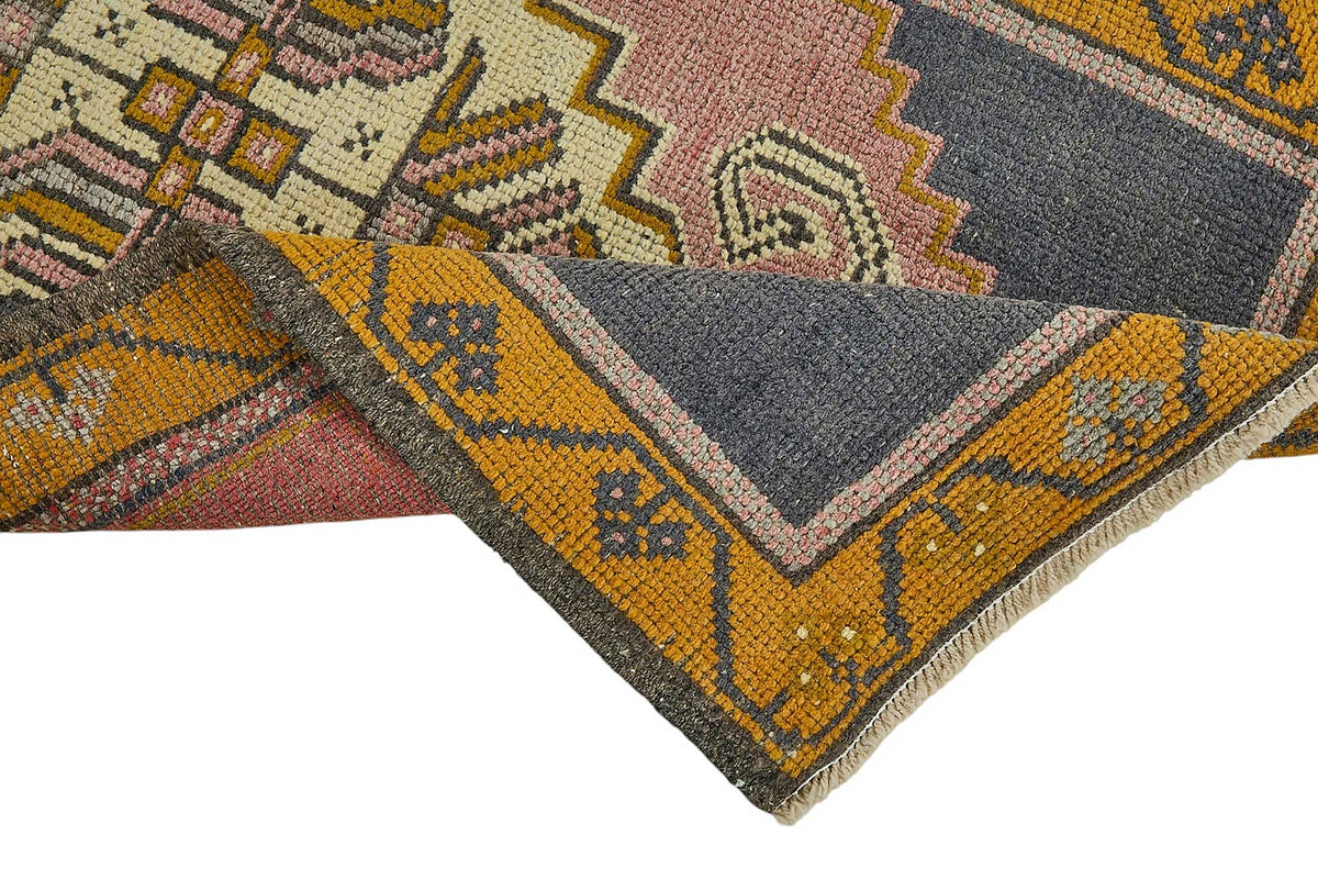 Vayla Antrasit Geometrik Desenli Overdyed Yün Halı 58x101 cm – kenar detayı
