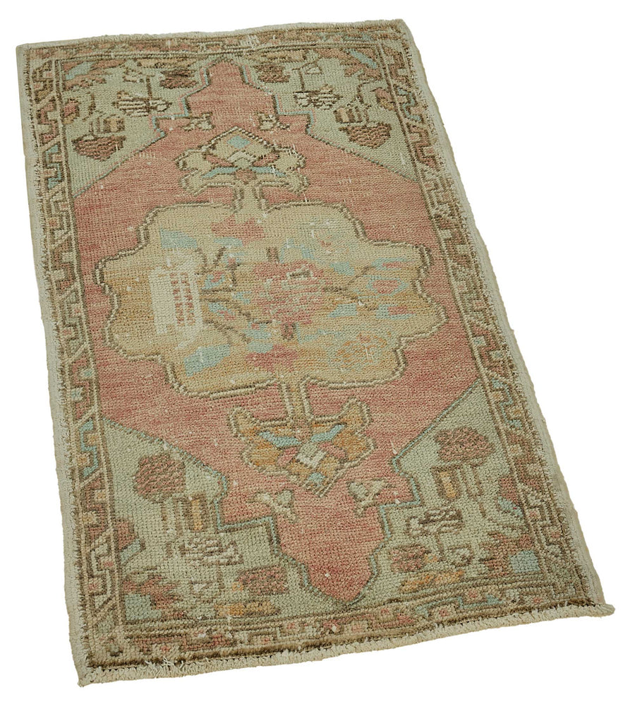 Vayla Pembe Bej Madalyon Desenli Vintage El Dokuma Halı 56x102 cm – genel görünüm