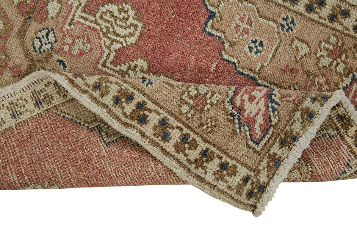 Vayla Gümüş Kırmızı Madalyon Desenli Klasik El Dokuma Halı 50x114 cm – kenar detayı