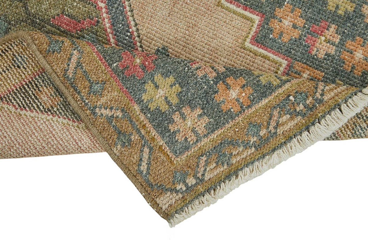 Vayla Bej Lacivert Geometrik Desenli Etnik El Dokuma Halı 54x98 cm – kenar detayı