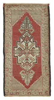Vayla Madalyon Desenli Kırmızı ve Bej Renkli Overdyed El Dokuma Halı 52x99 cm