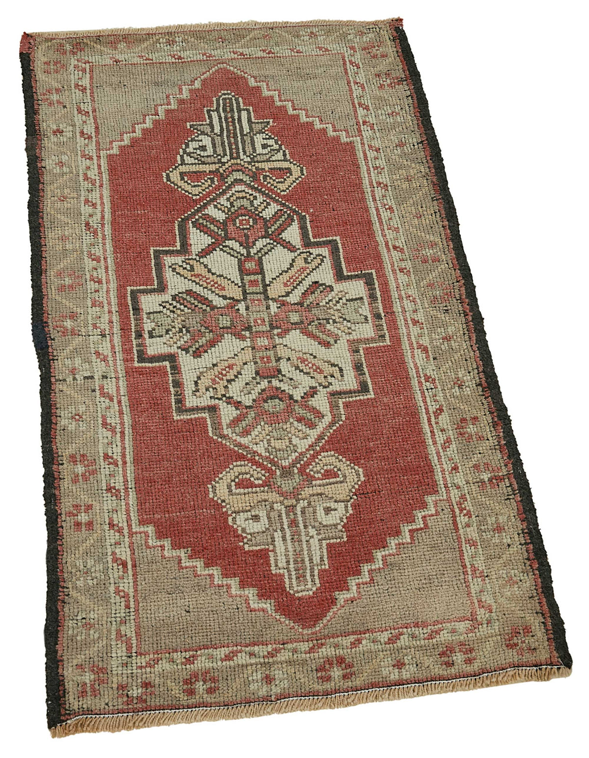 Vayla Madalyon Desenli Kırmızı ve Bej Renkli Overdyed El Dokuma Halı 52x99 cm – genel görünüm