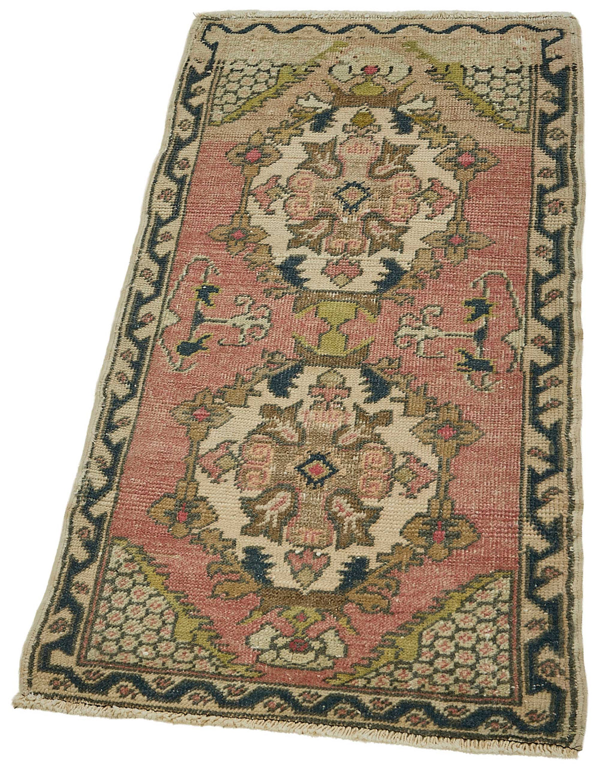 Vayla Pembe Bej Madalyon Göbekli Etnik El Dokuma Halı 51x94 cm – doku yakın çekim