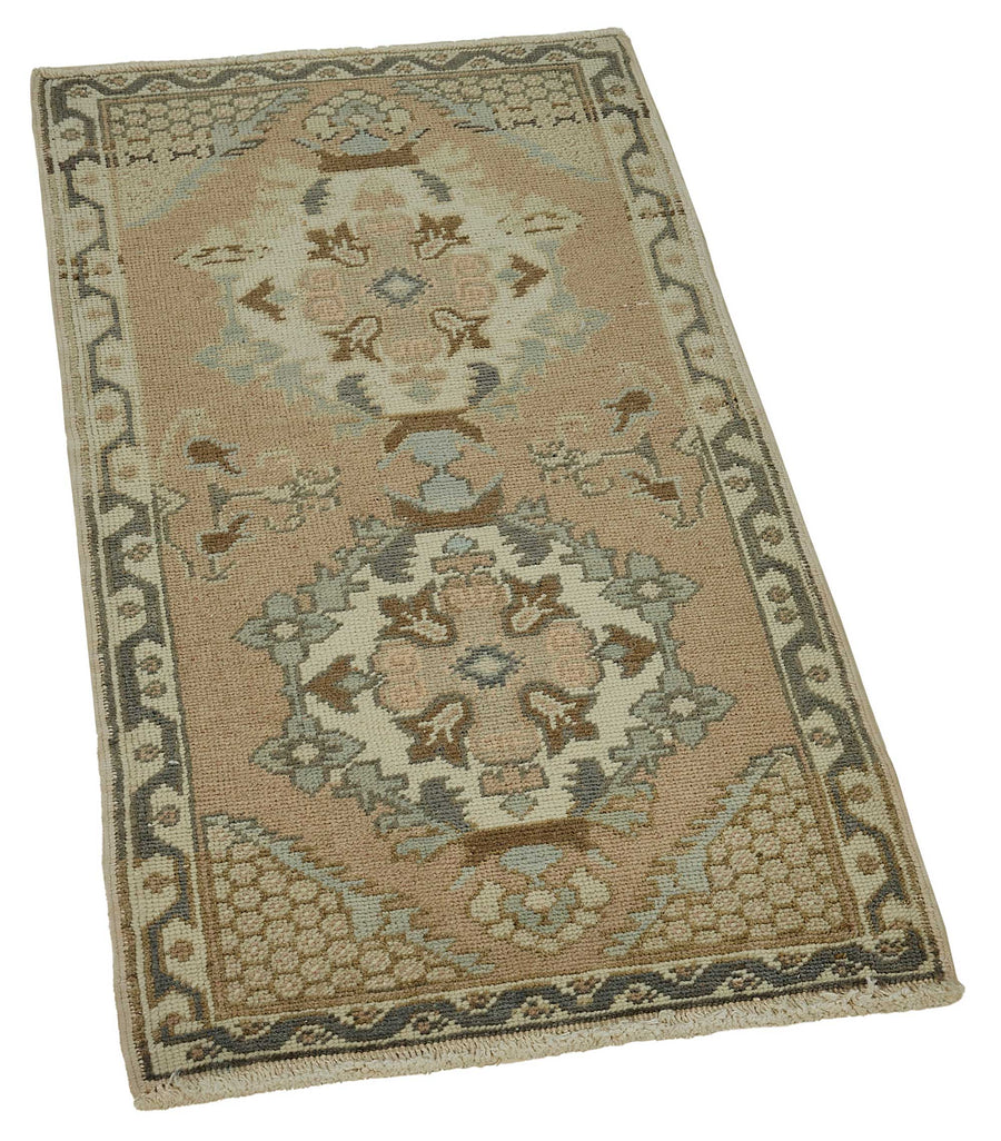 Vayla Bej Kahverengi Madalyon Desenli El Dokuma Halı 48x92 cm – genel görünüm