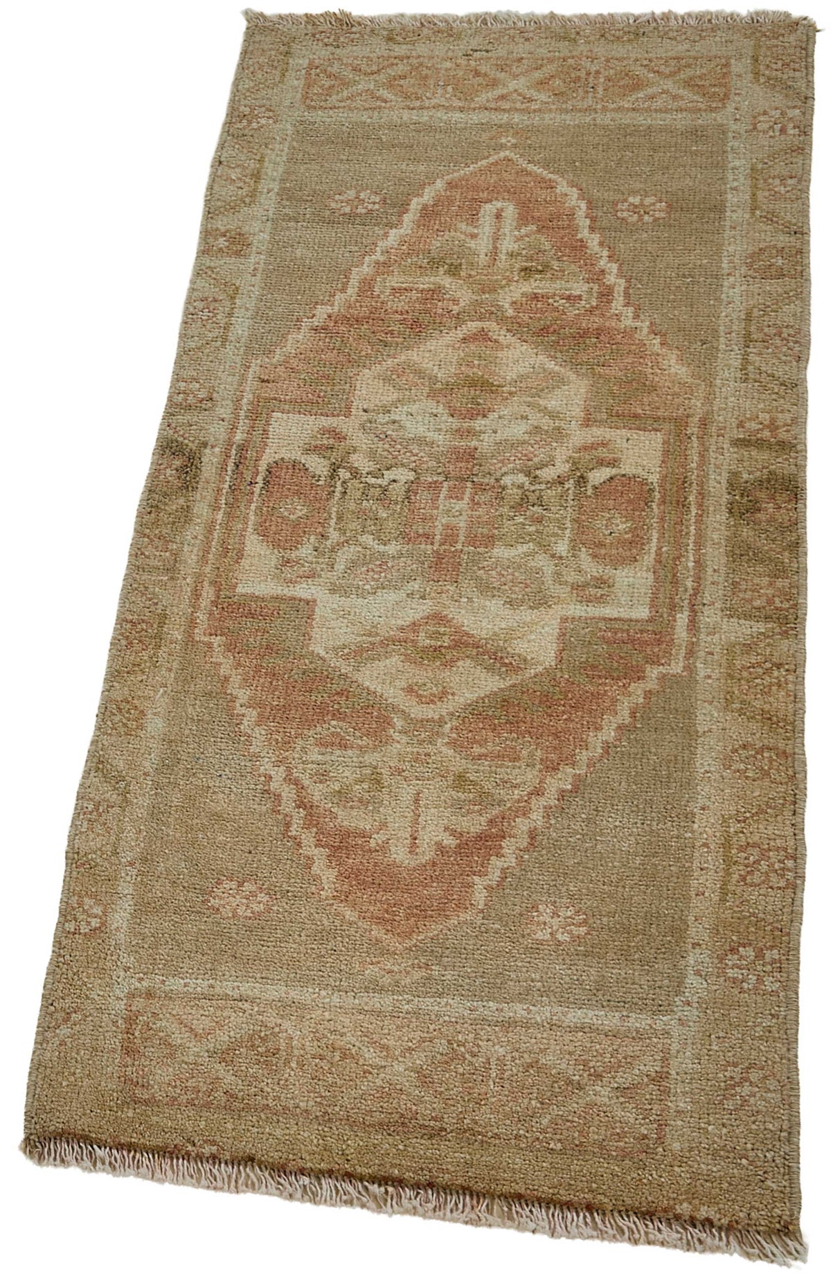 Vayla Bej Pembe Madalyon Göbekli Etnik El Dokuma Halı 42x102 cm – doku yakın çekim
