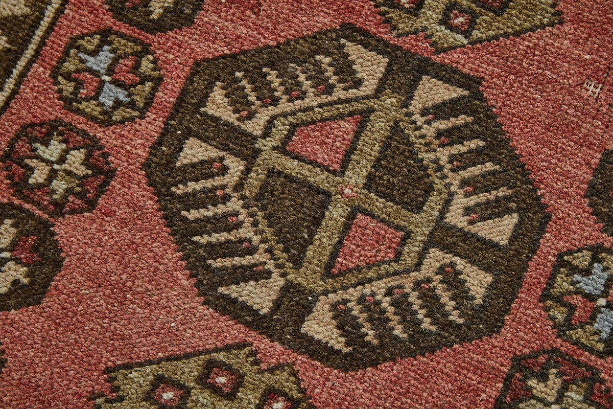 Vayla Kırmızı Geometrik Desenli Yün Etnik Halı 47x96 cm 50772 – mekânda kullanım