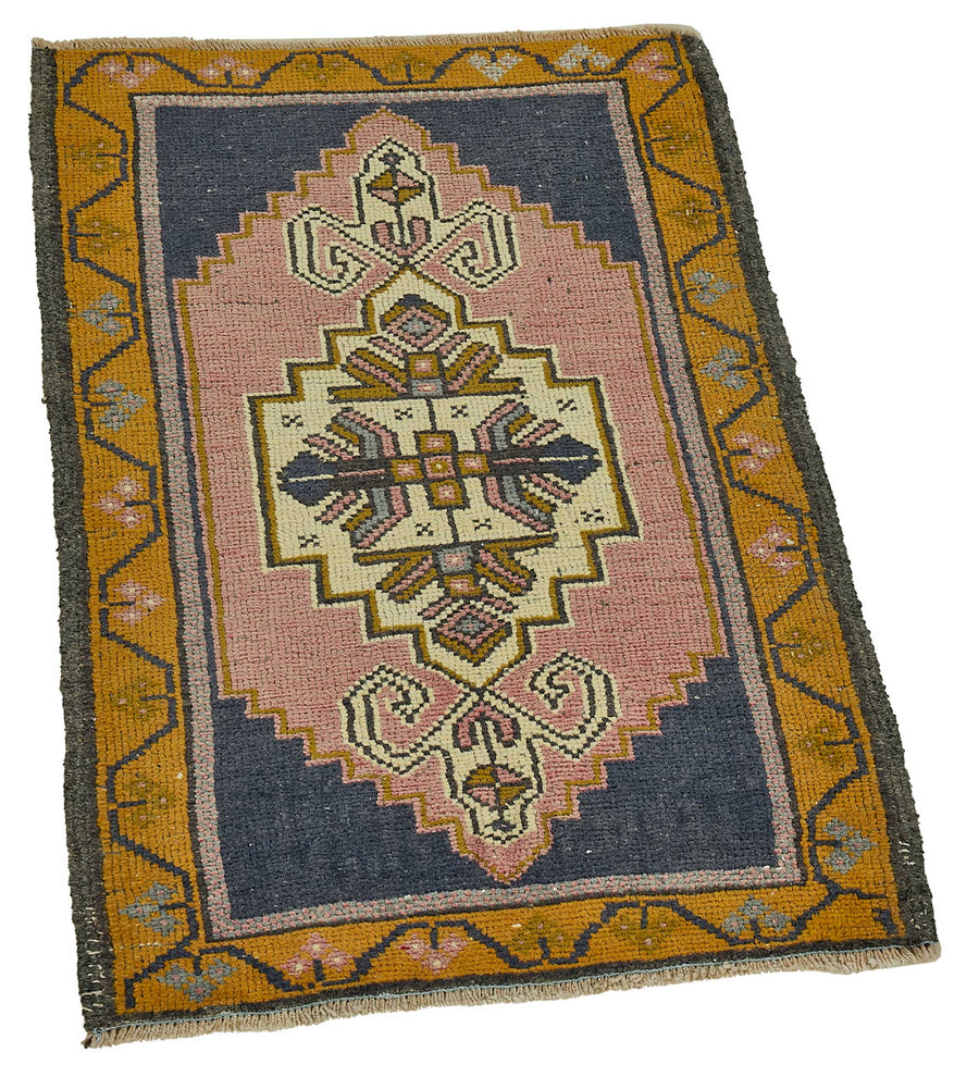 Vayla Lacivert Gümüş Madalyon Desenli Geometrik El Dokuma Halı 57x89 cm – genel görünüm