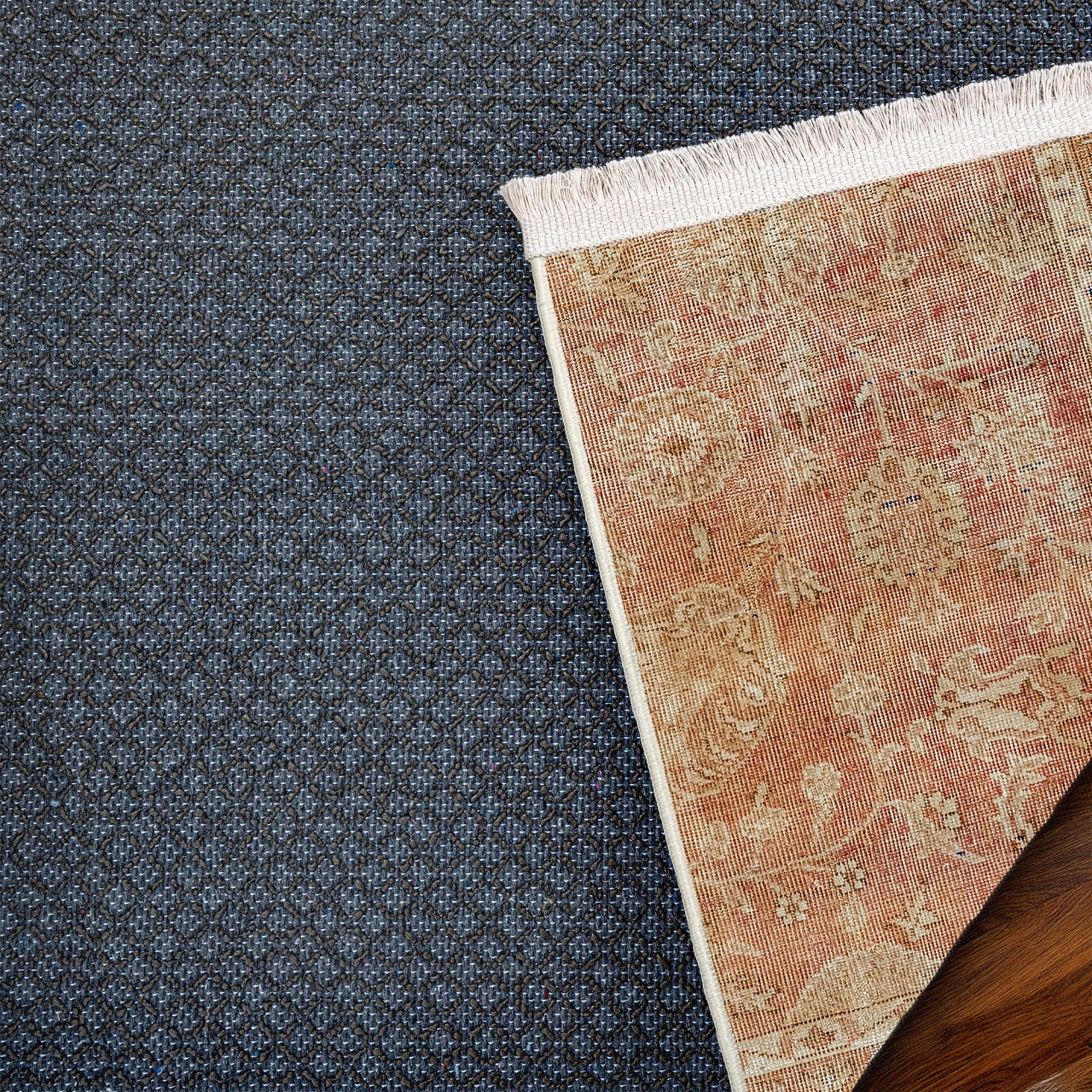 Vintage Lacivert Çerçeveli Yün ve Pamuk El Dokuma Halı 197x327