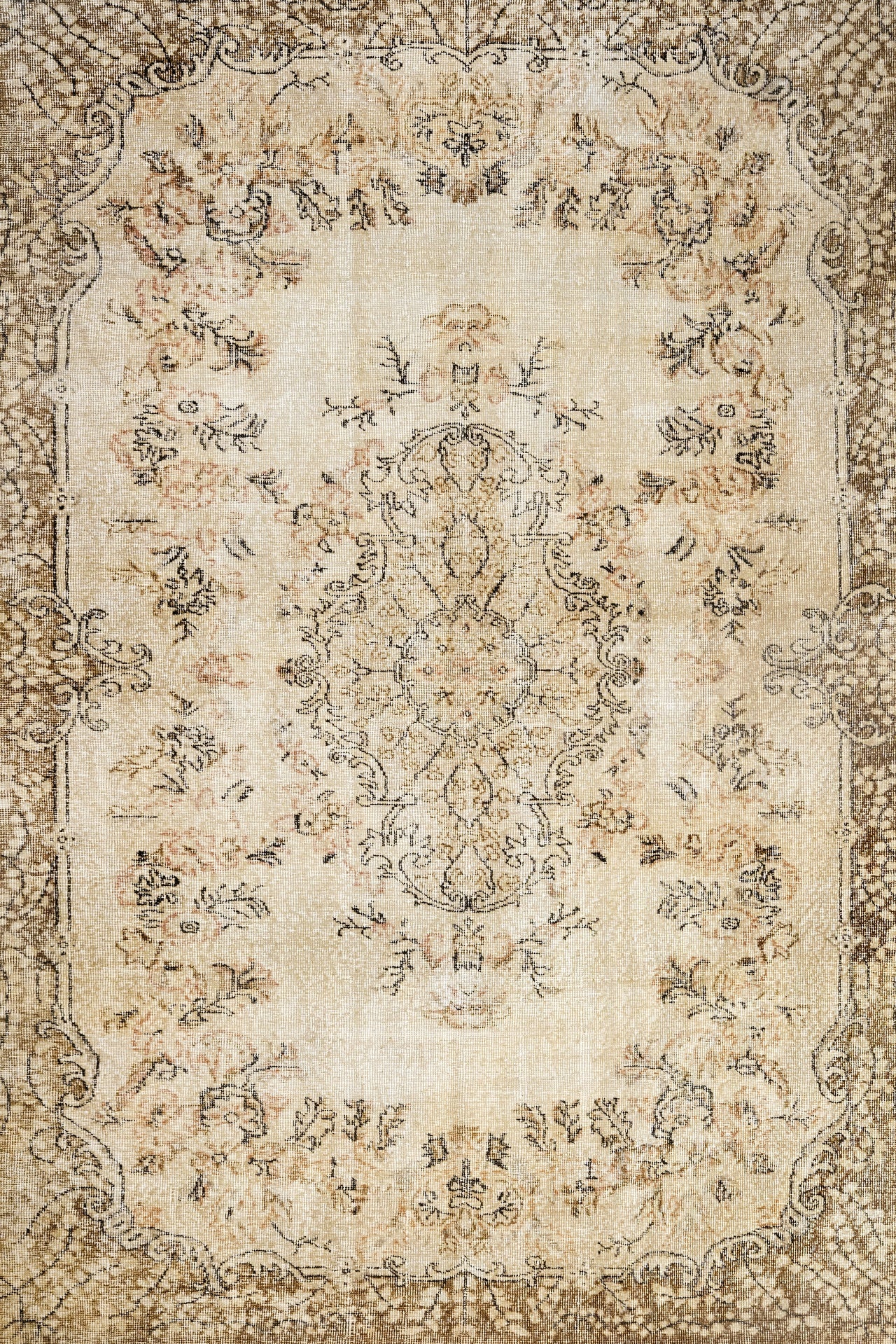 Bej Krem Eskitme Göbekli Halı - Yıkanabilir - Kaymaz Taban - Pati Dostu