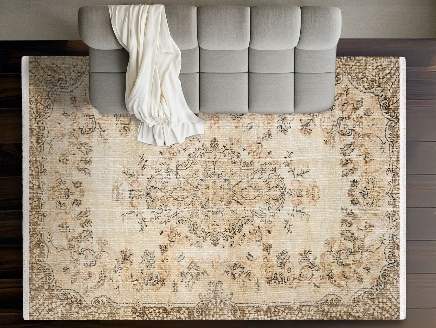 Bej Krem Eskitme Göbekli Halı - Yıkanabilir - Kaymaz Taban - Pati Dostu