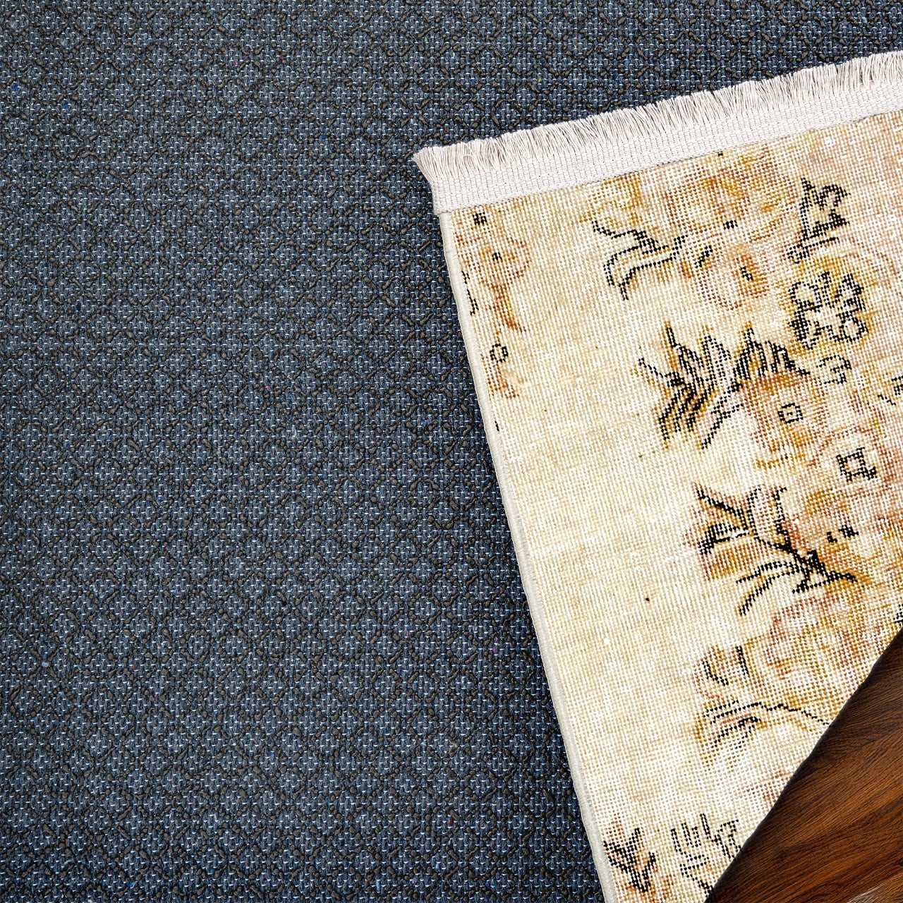 Vintage Krem Göbekli Yün ve Pamuk El Dokuma Halı 192x295