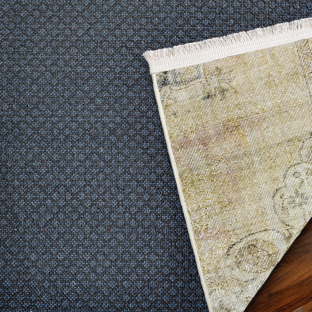 Vintage Krem Göbekli Yün ve Pamuk El Dokuma Halı 176x280