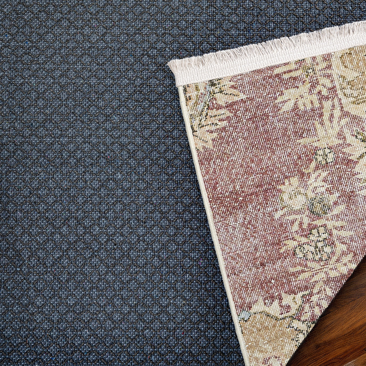 Vintage Pembe Göbekli Yün ve Pamuk El Dokuma Halı 204x305