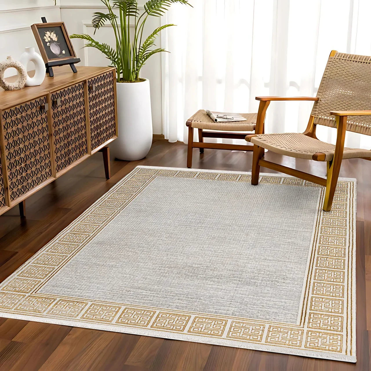 Beyaz Gold Bordürlü Minimalist Halı - Yıkanabilir - Kaymaz Taban - Pati Dostu